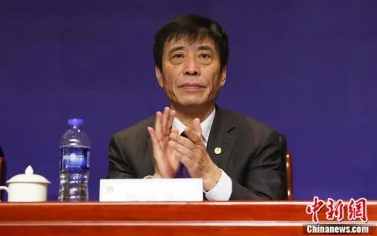 戴斯蒙德整个生命都建立在妻子和孩子们的身上。
